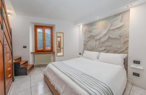 Blevio Casa | The Twilight - A Window view of the Lake