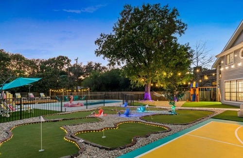 Wetmore Casa | The Ultimate Getaway: Pool, Pickleball, Mini Golf