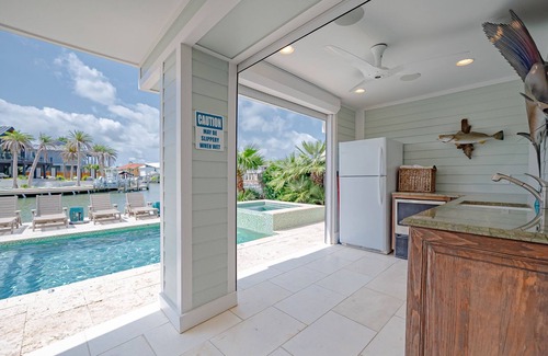 Key Allegro Casa | La mejor escapada de lujo con hermosas vistas al canal y una fabulosa piscina