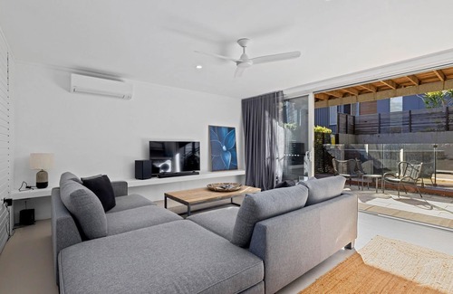 Emerald Beach Casa | The unique property sets the mood for relaxation and is perfect for a couple’s getaway