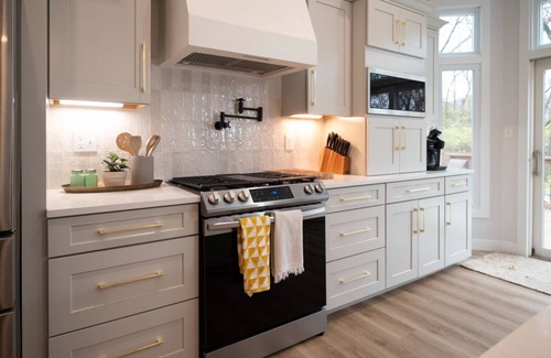 Topeka Casa | The Uptown Oasis. Kansas comfort.