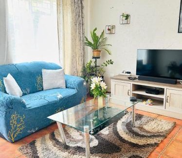 Die Hoewes Apartamento | The Urban Dessert "Comfort and Convenience Merged"