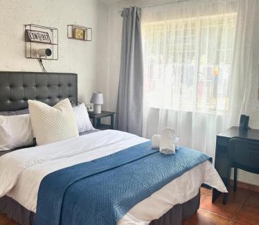 Die Hoewes Apartamento | The Urban Dessert "Comfort and Convenience Merged"