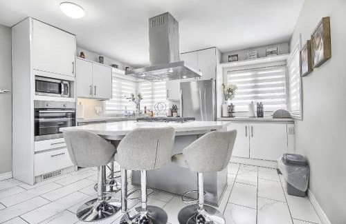 Victoria Village Casa | The Vacation Luxury Unpack, Relax, Enjoy