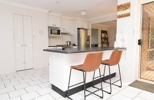 Calare Casa | The Valerie Gardens - Homely & Cosy, Sleeps 11