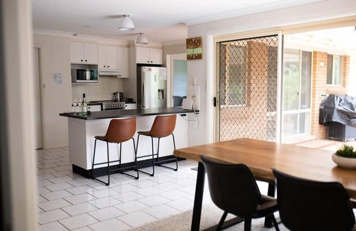 Calare Casa | The Valerie Gardens - Homely & Cosy, Sleeps 11