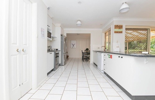 Calare Casa | The Valerie Gardens - Homely & Cosy, Sleeps 11