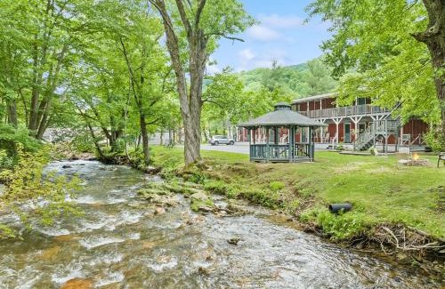 Maggie Valley Hotel | The Valley Inn