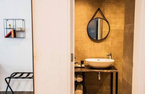 Ta' Giorni Casa | The Valley Room 8 condo with parking on premises