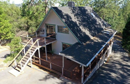 Groveland Casa | The Valley View: Pine Mountain Lake Cabin 4 Bedroom Home by RedAwning