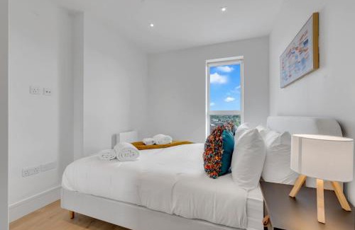 Coombe Hill Apartamento | The Van Gogh Loft - By Raymond Properties