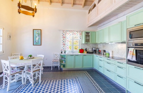 Pedi Villa | The Vegghera House - Apartamento frente al mar con ático