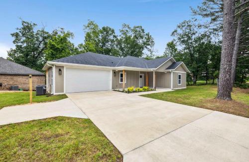 Bella Vista Casa | The Veloshire - Half mi to MTB Trails-Hot Tub