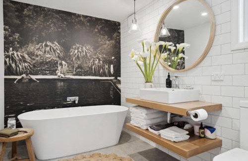 Martinborough Casa | The Venus room at Glendower Homestead