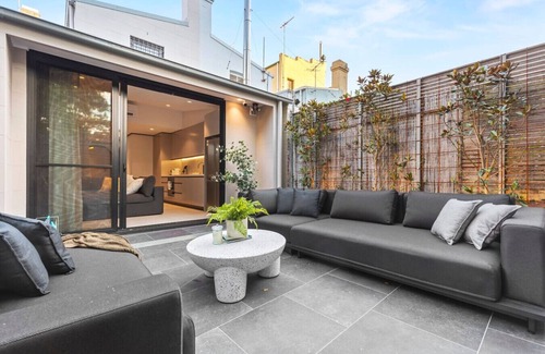 Ultimo Casa | The Victorian Blackstone Terrace