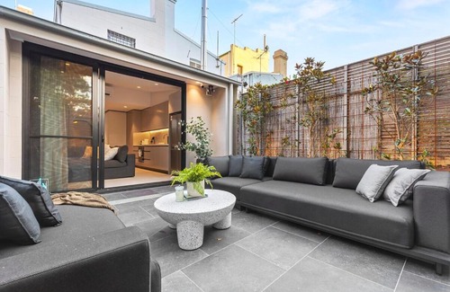 Ultimo Casa | The Victorian Stone Terrace