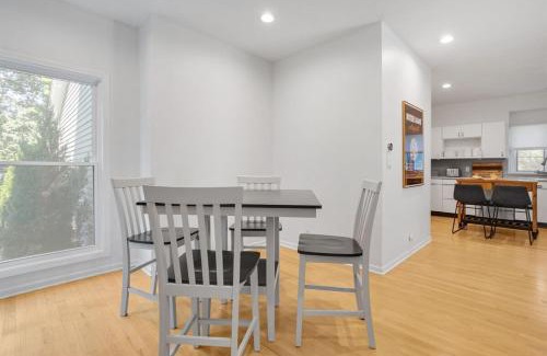 Wooded Estates Casa | The Victory Lounge - 3B 3BA - Close to ND