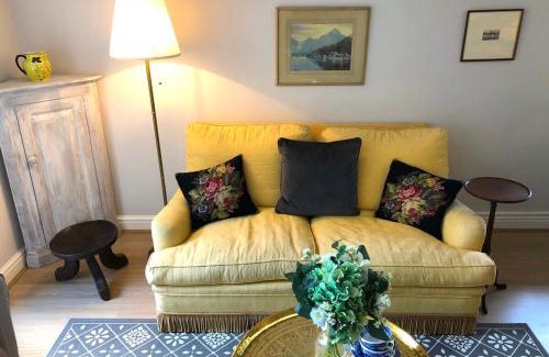 Nunney Casa | The View Cottage - Tennis Court - Nr Frome, Longleat