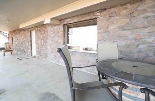 Brownstown Apartamento | The View House—Just minutes from SOZO.