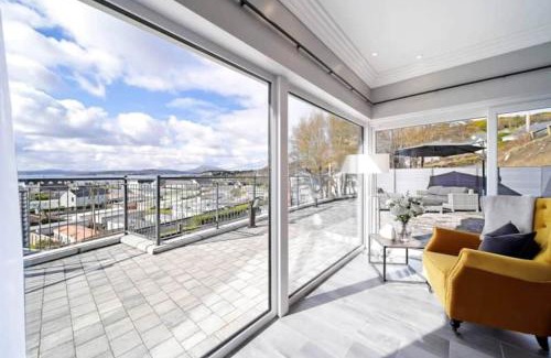 Downings Casa | The View