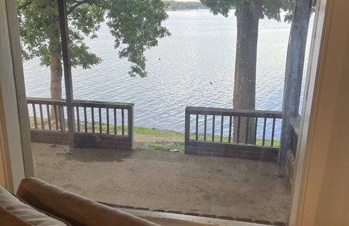 Hickory Cabaña | “The View” Lake Front Cottage w/Hot tub