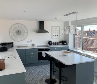 Holt Apartamento | 'The View' Penthouse Apartment Number Four Lees Terrace