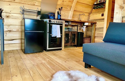 Bontnewydd Cabina | The Viking Lodge with Sauna