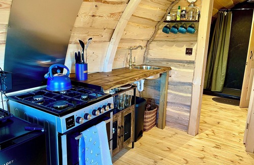 Bontnewydd Cabina | The Viking Lodge with Sauna