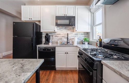 Covington Apartamento | The Villa 1B Downtown Covington & by St. Elizabeth