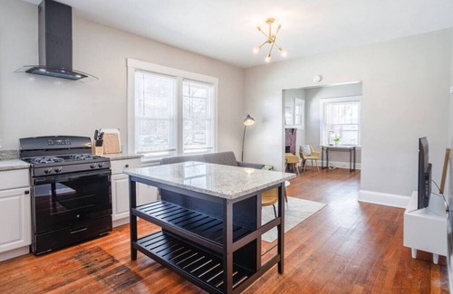 Covington Apartamento | The Villa 1B Downtown Covington & by St. Elizabeth