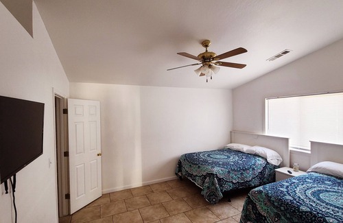Porterville Casa | The Villa 232 - 5bedroom/6Beds/2MasterBedrooms/3Bath w/ Pool