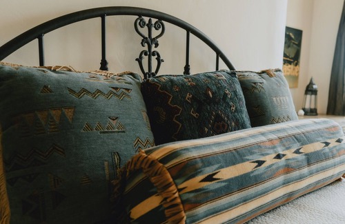 Jayhawk Casa | The Villa Agave - a luxury Spanish Hacienda in the Gold Country
