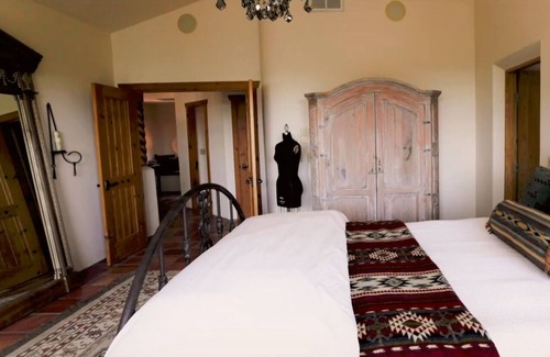 Jayhawk Casa | The Villa Agave - a luxury Spanish Hacienda in the Gold Country