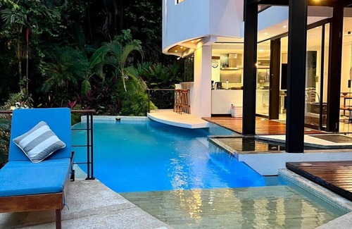 El Cerro Casa | Obra maestra arquitectónica en un entorno tropical cerca de la playa