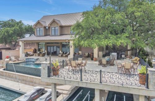 Horseshoe Bay West Casa | The Villa on Matern New Listing