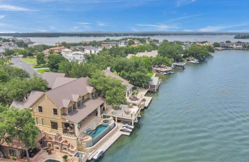 Horseshoe Bay West Casa | The Villa on Matern New Listing
