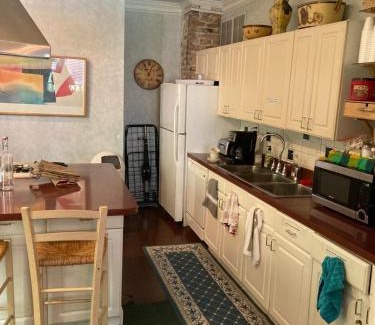 Boystown Cama Y Desayuno | The Villa Toscana