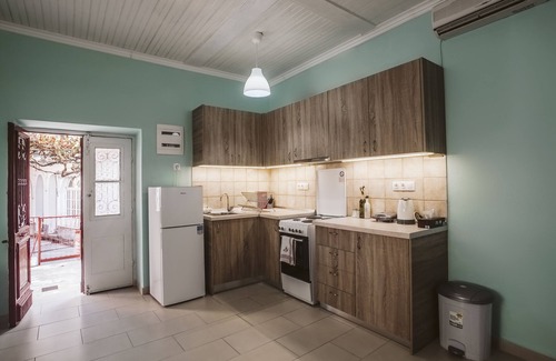 Benitses Cabaña | The Village Cottage (with private patio garden) Edit