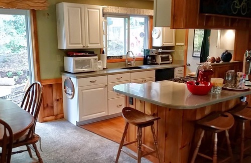 Lake Leelanau Casa | Con una ubicación céntrica en el pueblo de Lake Leelanau