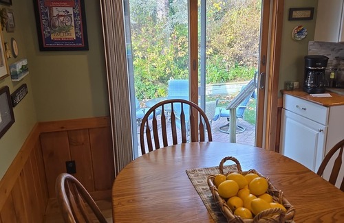 Lake Leelanau Casa | Con una ubicación céntrica en el pueblo de Lake Leelanau