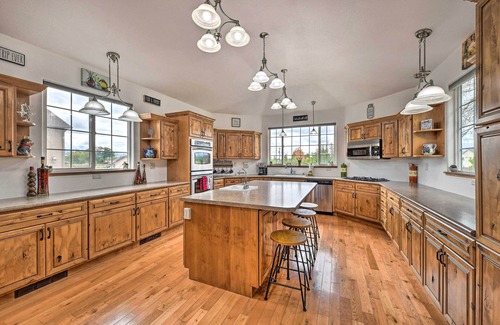 Fruitvale Casa | The Vineyard Country Farm Home at Grand Valley