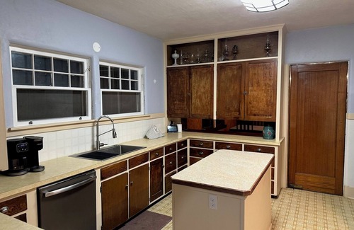Pendleton Casa | The Vinson House Historic 5 bedroom 2 bath ranch house