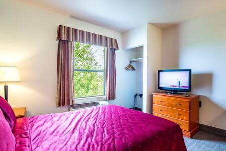 Sierra Vista Apartamento | The Vistas 119 Modern studio with full kitchen 1st floor great location