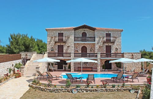 Koiliomenos Apartamento | The Vivian - Luxury Stone Villa