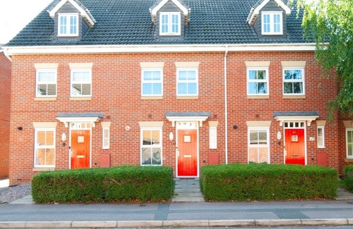 Alvaston Casa | The Voyager - 6 Beds, 3 Bedrooms, Great for Contractors