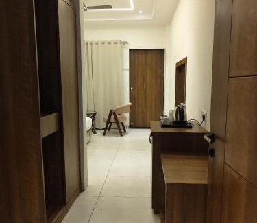 Vrindavan Hotel | The VrindHuts