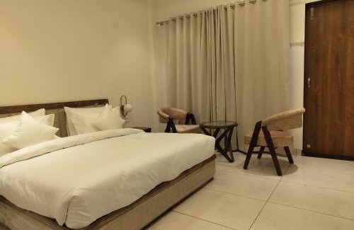 Vrindavan Hotel | The VrindHuts
