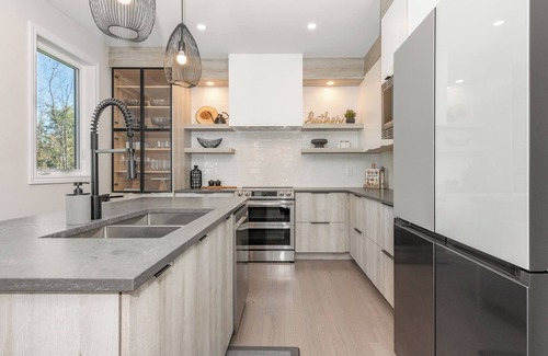 Kemptville Casa | The Wabi Sabi: 5-bedrooms luxury golf course home