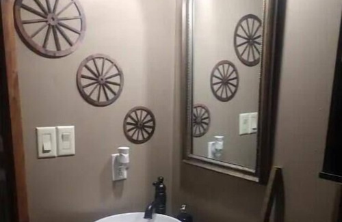 Mountain City Casa | The Wagon Wheel, cozy warm, and unique