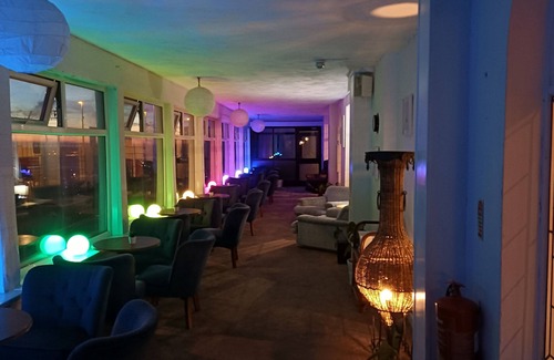 South Shore Hotel | The Waldorf Hotel